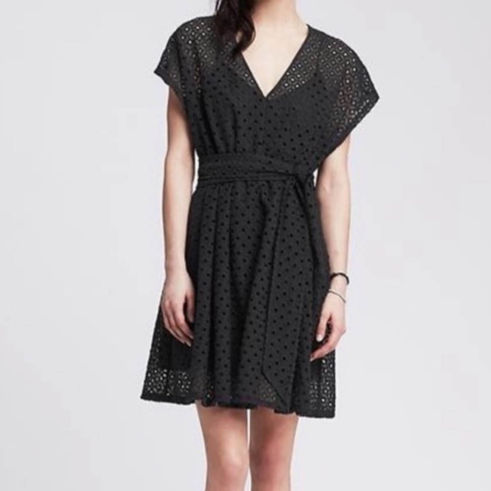 Banana Republic Black eyelet Dress cutout embroidery belted 4 petite
